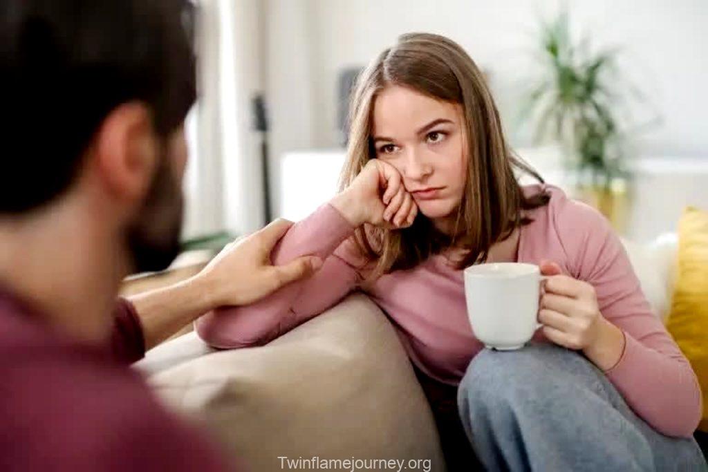 Twin Flame vs Narcissist: Advice & 19 Signs to Spot