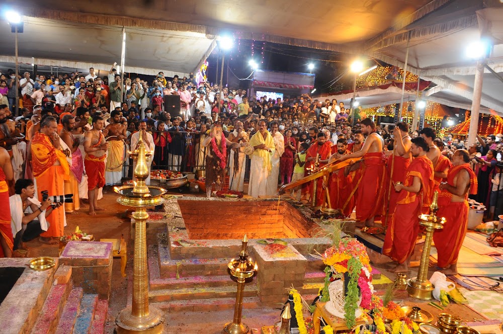 Join my active Divine Feminine journey at Pournamikavu